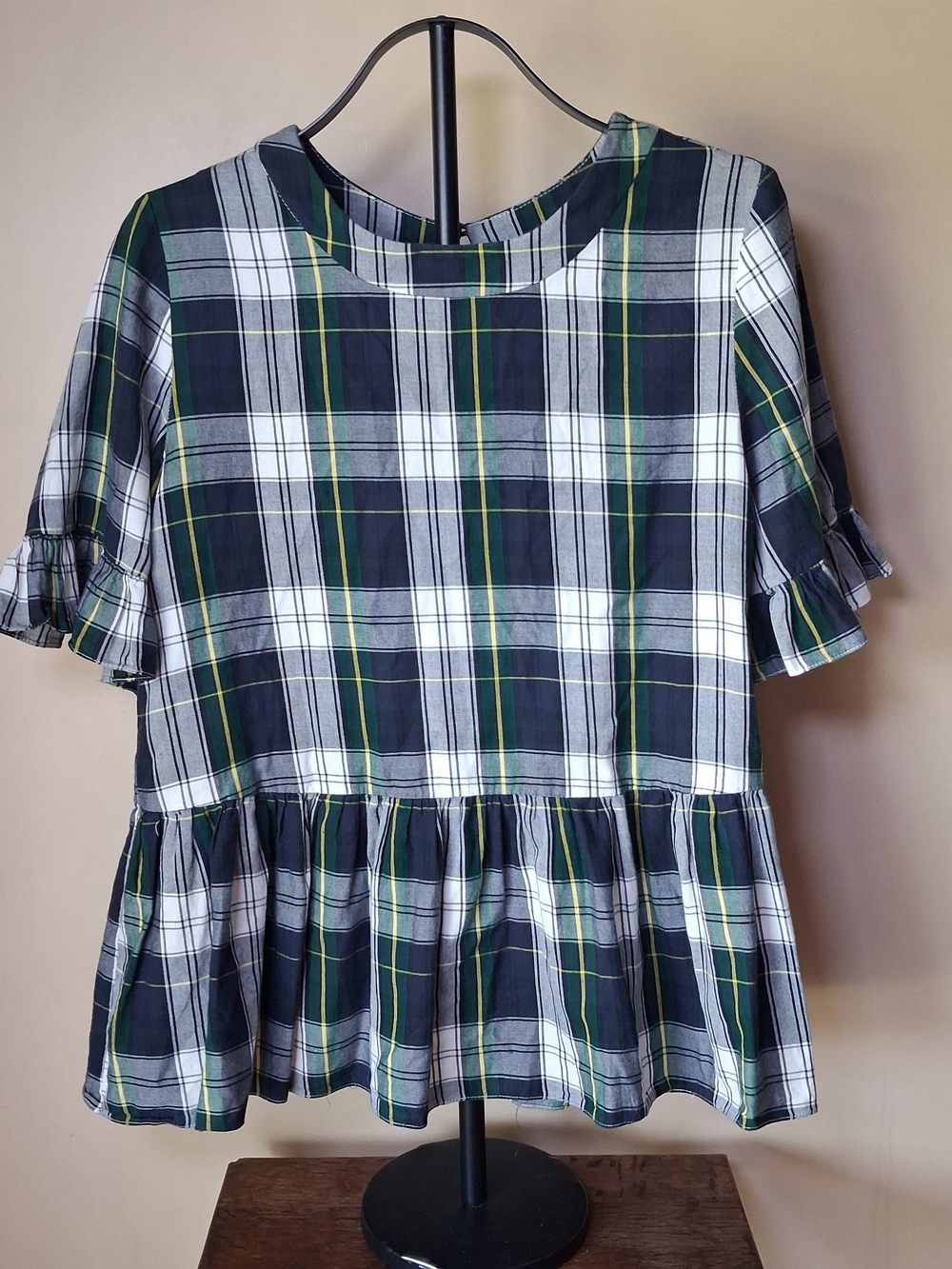 LaRoque Women’s Tartan Plaid Peplum Blouse; Size L
